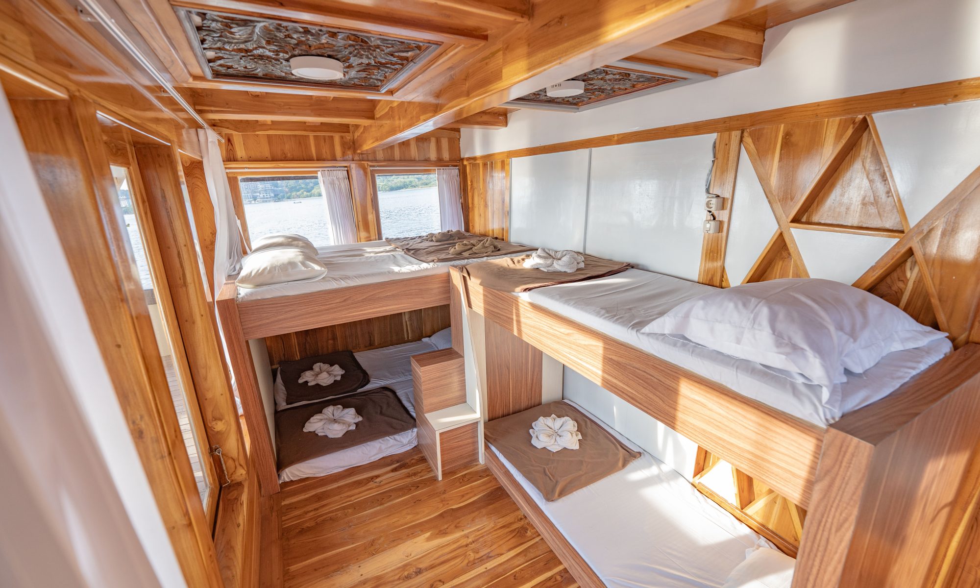 Shared Cabin Phinisi Lombok Komodo